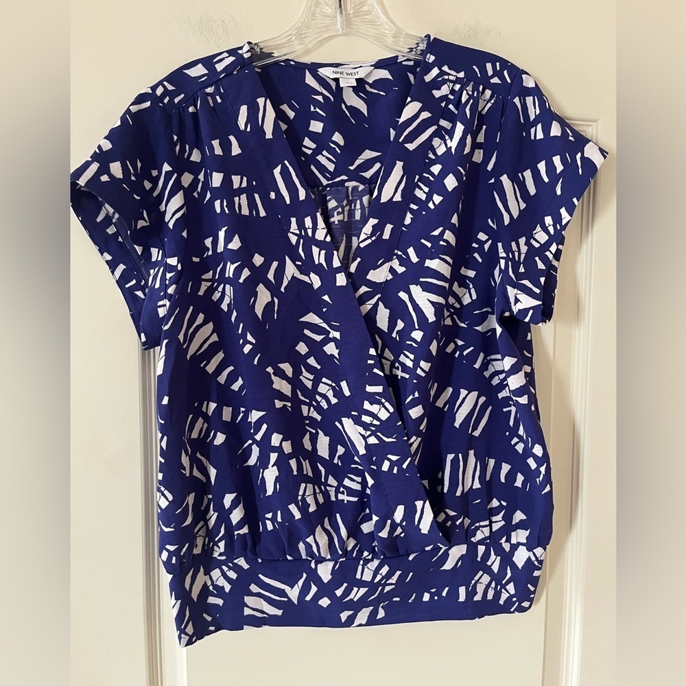 Nine West Deep Blue and White Abstract Blouse V Neckline with Closure Size L